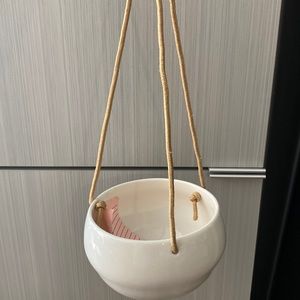Hanging planter